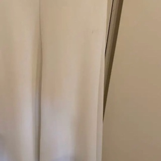 美しく光るロングドレス