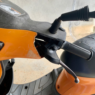 スクーター YAMAHA BJ YL50 白煙、タイヤすれ、フロント割れあり スクーター YAMAHA BJ YL50 白煙、タイヤすれ、フロント割れあり