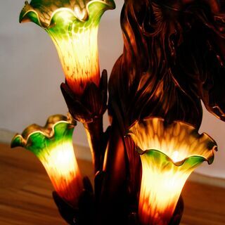 3724 女性像 照明 フロアスタンド フロアランプ ガラスシェード 5灯 インテリア D23×W38×H86.5cm 愛知県岡崎市 直接引取可 3724 女性像 照明 フロアスタンド フロアランプ ガラスシェード 5灯