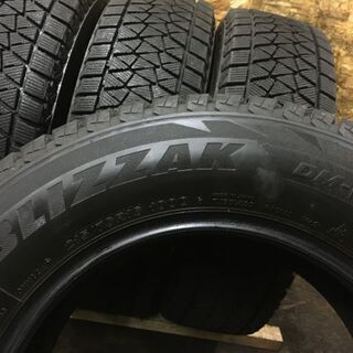 BS BLIZZAK DM-V2 215/70R16 16インチ スタッドレス 4本 2015年製 RAV4 クルーガー ハリアー等 (VTF257) クレジットカード QR決済可能