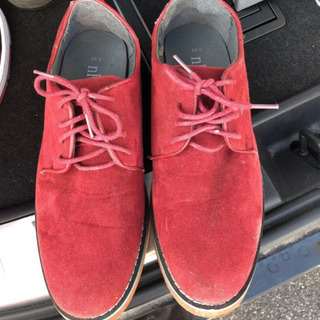 赤のスウェード靴　メンズ