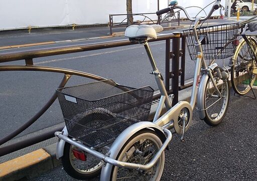 ★リサイクル/リユース自転車/大人用三輪自転車16,000円・アサヒサイクル・ローズマリー・前20インチ後16インチ・シルバー