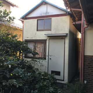 プレハブ？はなれ？ロゴハウス？物置？