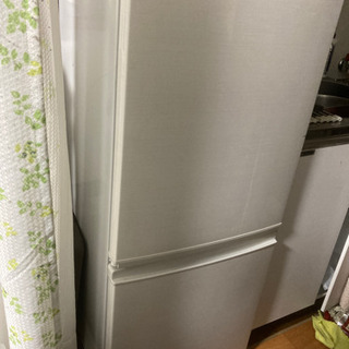 冷蔵庫　シャープ　2016年製