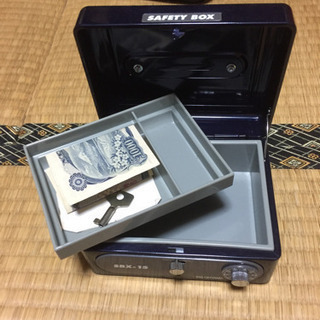 小型金庫鍵あり500円