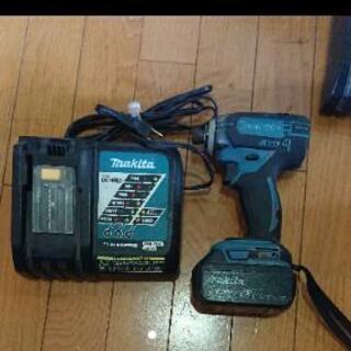 マキタTD149Dインパクトドライバー充電器付
