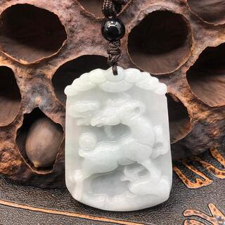 ネックレス 羊 本翡翠 ヒスイ 誕生日プレゼント 未年 天然石男女兼用