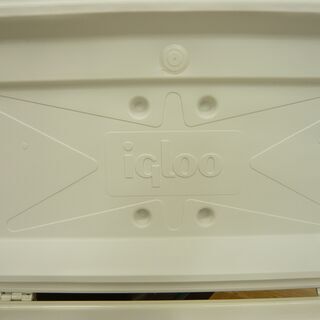 イグルー igloo クーラーボックス 大型72L 赤 アウトドア キャンプ用品 西岡店