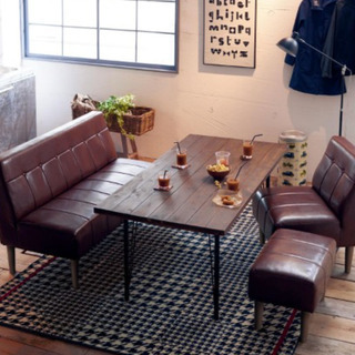  西海岸スタイルダイニングテーブルと、カフェ風ソファセット