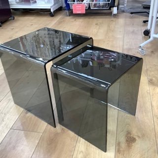 BoConcept (ボーコンセプト) スモークガラスのネストテーブルの