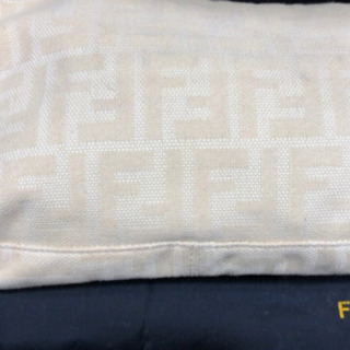 転売不可 美品 FENDI フェンディ ベージュ ほかにもあり