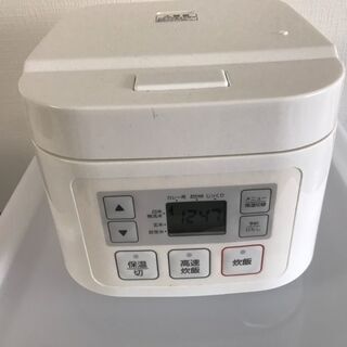 【受渡者確定】ニトリ　炊飯器　３合炊き