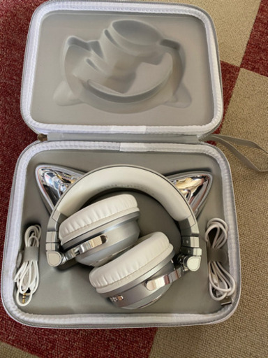 値下げしました！！Brookstone 猫耳　ヘッドフォン