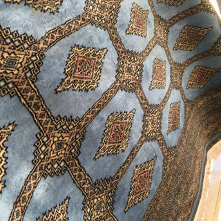 10/24  定価約50万円相当のお品🌟【パキスタン絨毯  】サイズ約250✖︎約200 パキスタンで織られた手織り絨毯です。 模様が立体的な仕上がりで肌触りがサラサラ滑らかなのが特徴👌