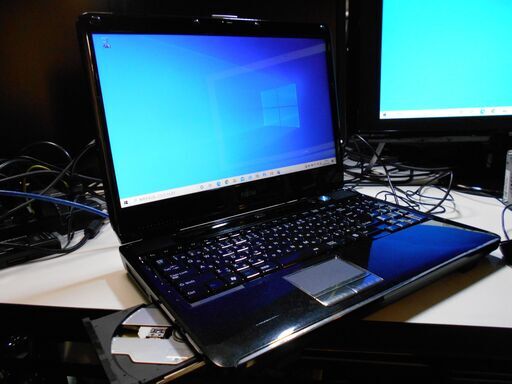 ノートパソコン 富士通 FMV-BIBLO 赤/黒ツートン Windows10 64Bit HDD500GB メモリ4GB おまけOffice付 [取引中]