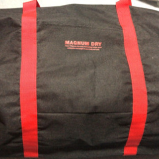 新品　黒×赤　折り畳める　スポーツバッグ　他にもあり