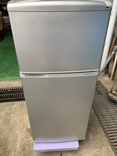 2016年 AQUA 冷凍冷蔵庫 AQR-111E 109L 2ドア 冷凍冷蔵庫破格 格安 激安 2ドア冷蔵庫 生活家電 単身 設置 お得 輸送 動作確認済