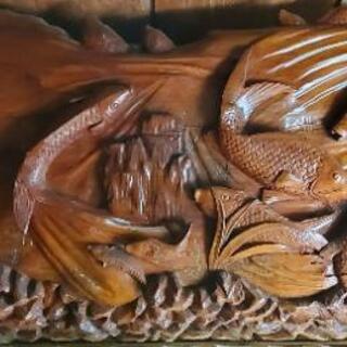 鯉の木彫り