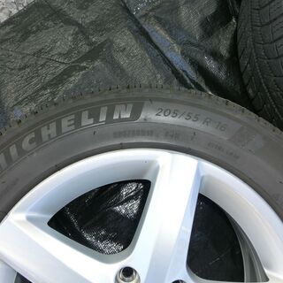 ワーゲントゥーラン純正アルミホイール付きスタッドレスタイヤ 205-55-R16