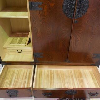 ワードローブ 幅134×高さ178cm 民芸家具 重厚金具 鍵付き 桐箪笥 引き戸 左右セパレート タンス たんす 伝統工芸品 札幌市東区 新道東店 ワードローブ 幅134×高さ178cm 民芸家具 重厚金具 鍵付き 桐箪笥