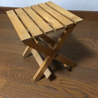 折り畳みの木製物置き台差し上げます