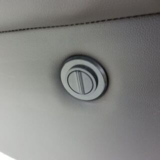 3人掛けソファ 電動リクライニングソファ テーブル付き 幅202㎝ ブラック レザー セパレート リモコン ゆったり 高級感 電動ソファ リクライニング ソファ道内13店舗展開のリサイクルショップ ペイペイ対応 札幌市西区西野