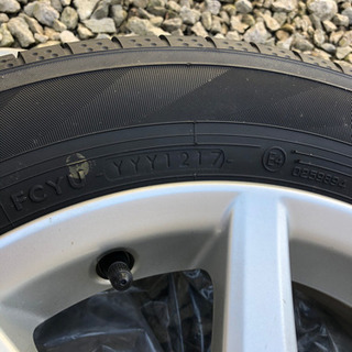 アクア　純正アルミタイヤ　175/65r15