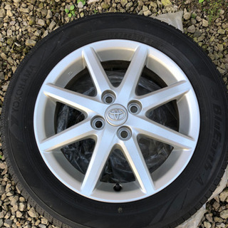 アクア　純正アルミタイヤ　175/65r15