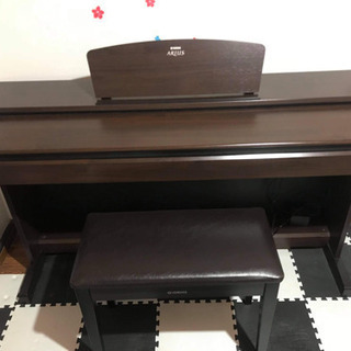 ヤマハの電子ピアノ YDP-160 黒色 美品