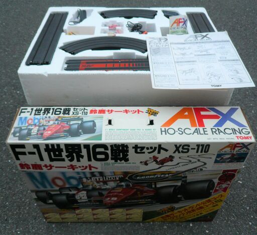 ☆トミー TOMY XS-110 F-1世界16戦セット 鈴鹿サーキット◆パワフルでエキサイティングなレースが楽しめる