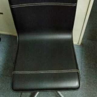 黒皮椅子