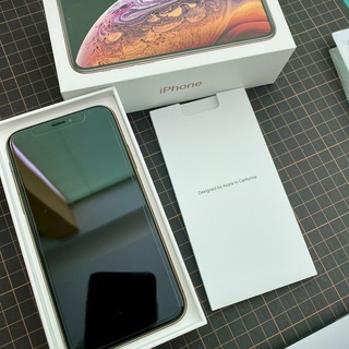 iPhone XS au 512GB SIMロック解除済み iPhone XS au 512GB SIMロック解除済み