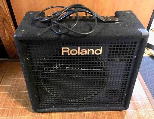 キーボードアンプ（Roland KC-100）