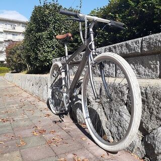 ユーロテイストかな　落ち着いたガンメタリックのマウンテンバイクのフレームで街乗りシングルギヤを組みました ユーロテイストかな 落ち着いたガンメタリックのマウンテンバイクの