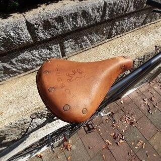 ユーロテイストかな 落ち着いたガンメタリックのマウンテンバイクの