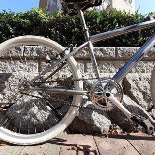 ユーロテイストかな　落ち着いたガンメタリックのマウンテンバイクのフレームで街乗りシングルギヤを組みました ユーロテイストかな 落ち着いたガンメタリックのマウンテンバイクの