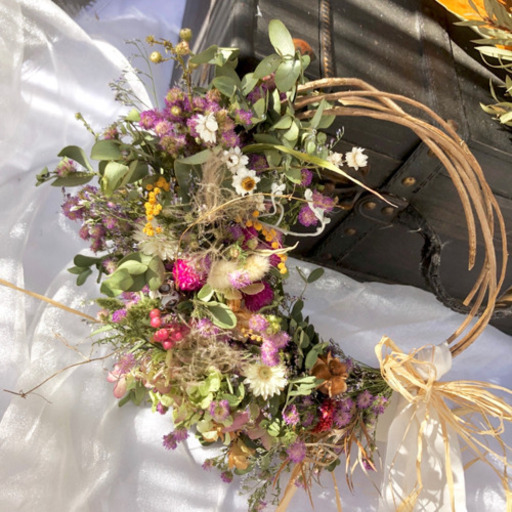 完売にて受注生産  ユーカリと花々のリースブーケ 完売にて受注生産 ユーカリと花々のリースブーケ