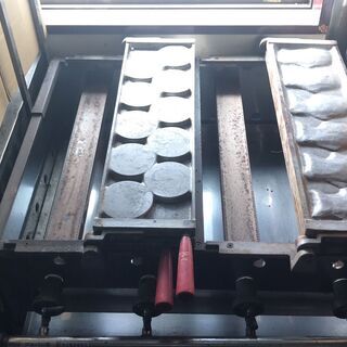 業務用　大判焼き機 ２０穴（２連）、タイ焼き機 ６穴（１連） 業務用 大判焼き機 20穴（2連）、タイ焼き機 6穴（1連）