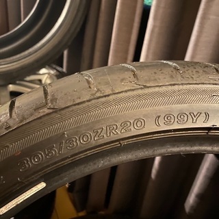 305/30zr20 タイヤ