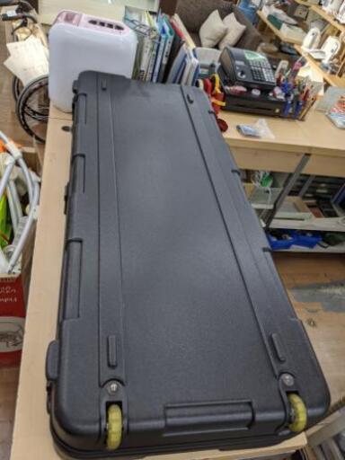 美品 キーボードケース ゲーター GATOR PE製 61鍵用 軽量設計 GTSA-KEY61 鍵付きシンセサイザー フライトケース 自社配送時代引き可※現金、クレジット、スマホ決済対応※