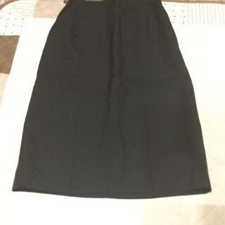 シンプル　黒スカート(未使用)