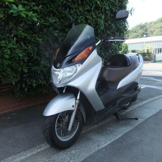 スズキ　バーグマン150　中古実動車　バッテリーフル充電済み　リアキャリア付き　ナンバー登録書類有