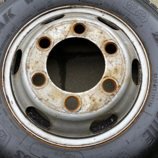 トラック用6本スタッドレスタイヤ225/70R16 117/115L LT