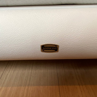 【激安】2017年中古品　シモンズクイーンサイズベッド