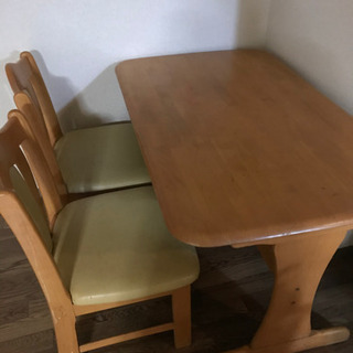 テーブル　椅子2