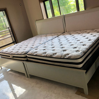 ダブルベッド２つ