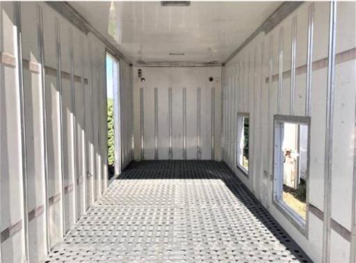 横スライド扉・小扉2ヶ所あり】【3t車でも配送可】保冷コンテナ 長さ約