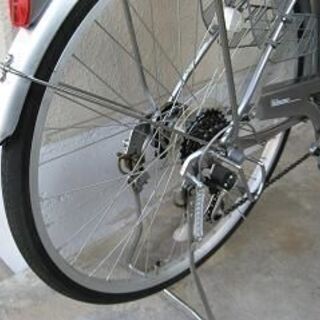 10/30日まで売り止めです〔中古〕丸石サイクル製２６インチ自転車（外装６段変速・ＬＥＤオートライト付）