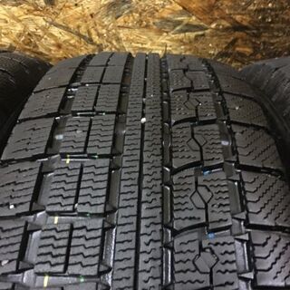 TOYO TRANPATH MK4α 215/70R15 15インチ スタッドレス 4本 2016年製 バリ溝 グランドハイエース グランビア等　(VTC276) クレジットカード QR決済可能 TOYO TRANPATH MK4α 215/70R15 15インチ スタッドレス 4本 2016年製