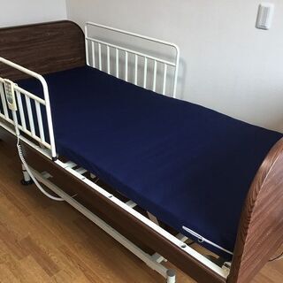 コミコミ格安販売！　介護ベッド 《電動3モーター：保証期間付》　商品入替えによる中古販売